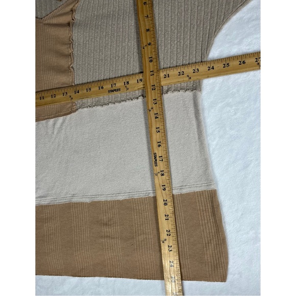 BKE Buckle Pierced Raw Edge Top Boho Patchwork Long Sleeve Tee Tan Beige XXL - Picture 7 of 8